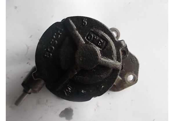 Вакуумний насос Пежо 2.0,2.2 хді BOSCH 9631971580